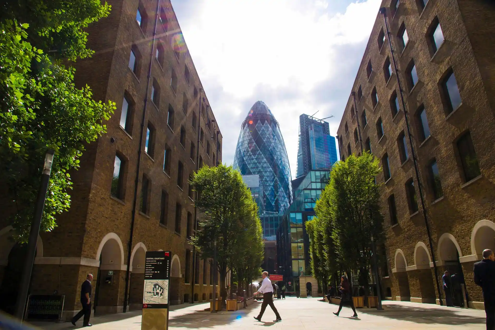 Studying in the UK or USA offers you a world-class education, internationally respected qualifications, and outstanding career prospects.
